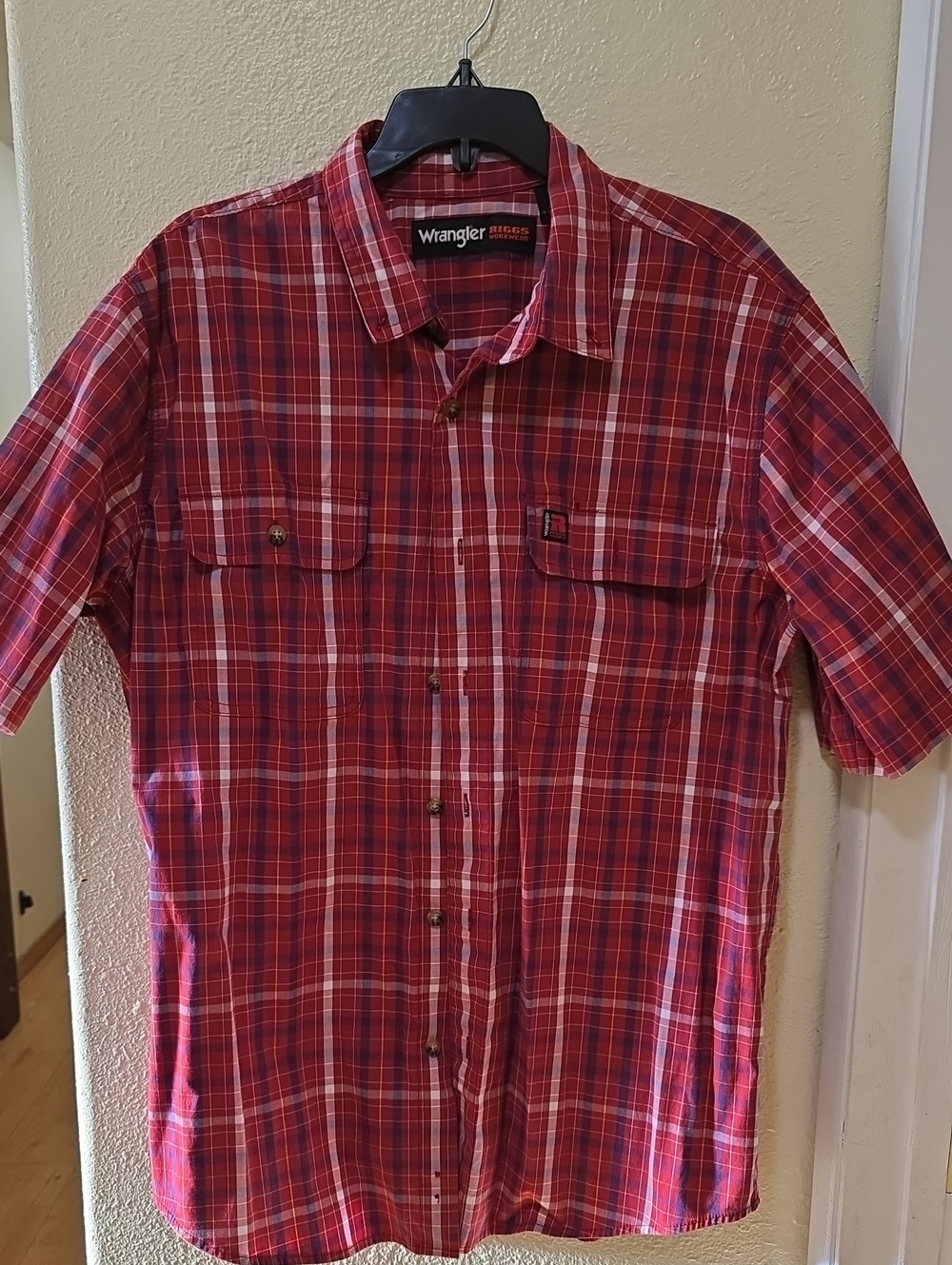 Wrangler Red Plaid Short-Sleeve Button-Down Shirt